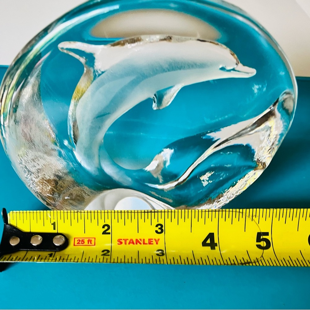 Dolphin glass paperweight - Picture 8 of 10
